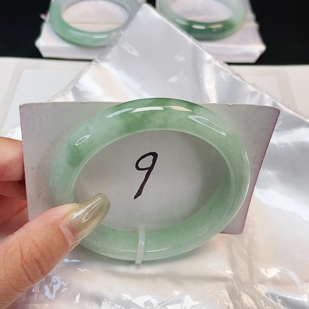 翡翠手镯未镶嵌 正圈57+