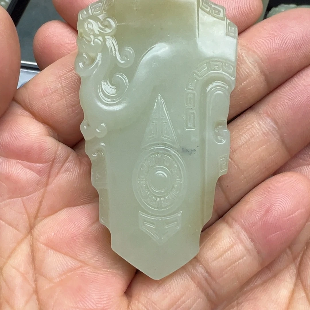 和田玉（糖玉）未镶嵌把件