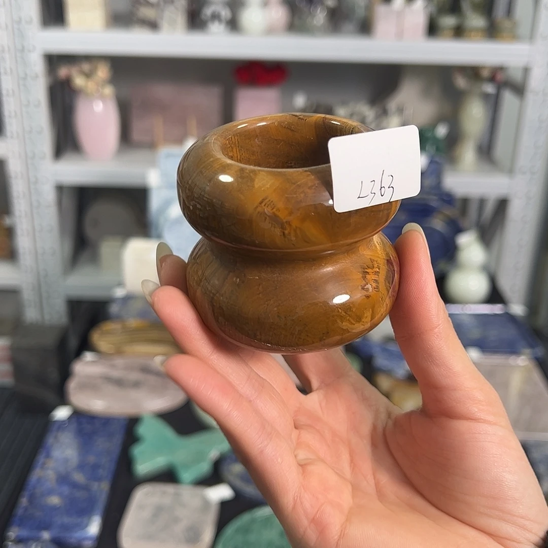 石材烛台。    363。