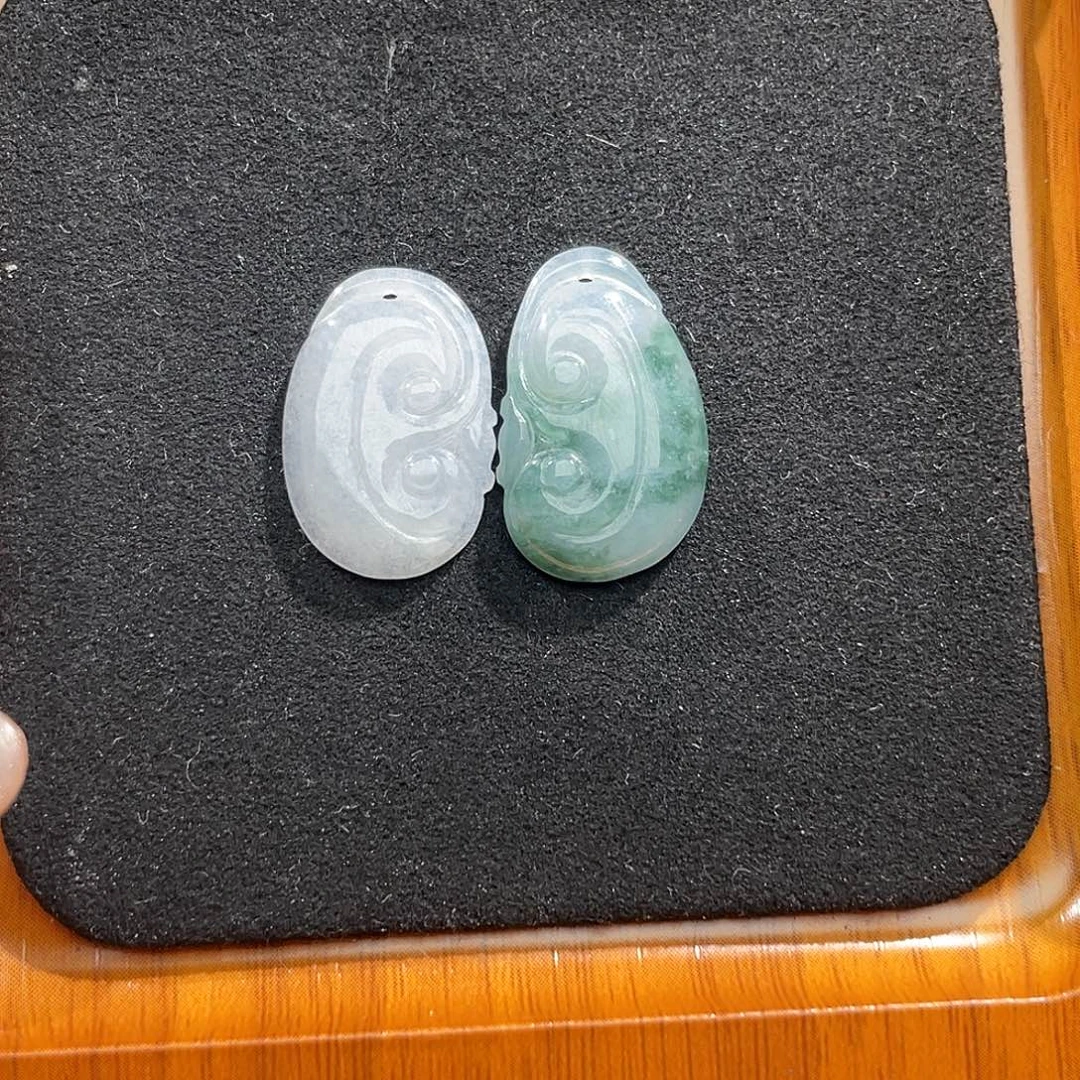 屁***气翡翠未镶嵌吊坠(不含链)