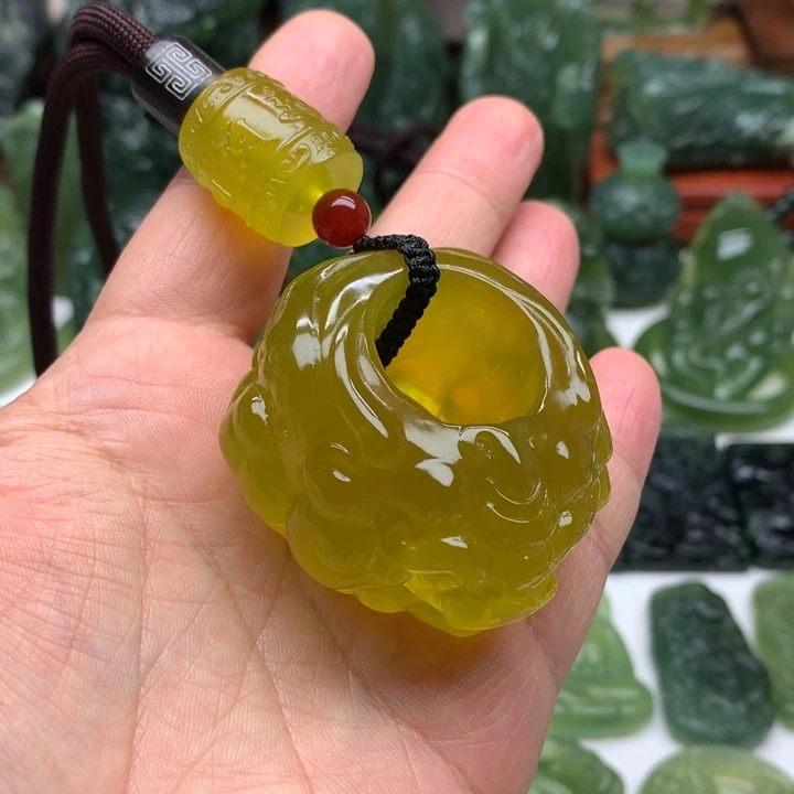 蛇纹石玉颈饰未镶嵌龘**龘