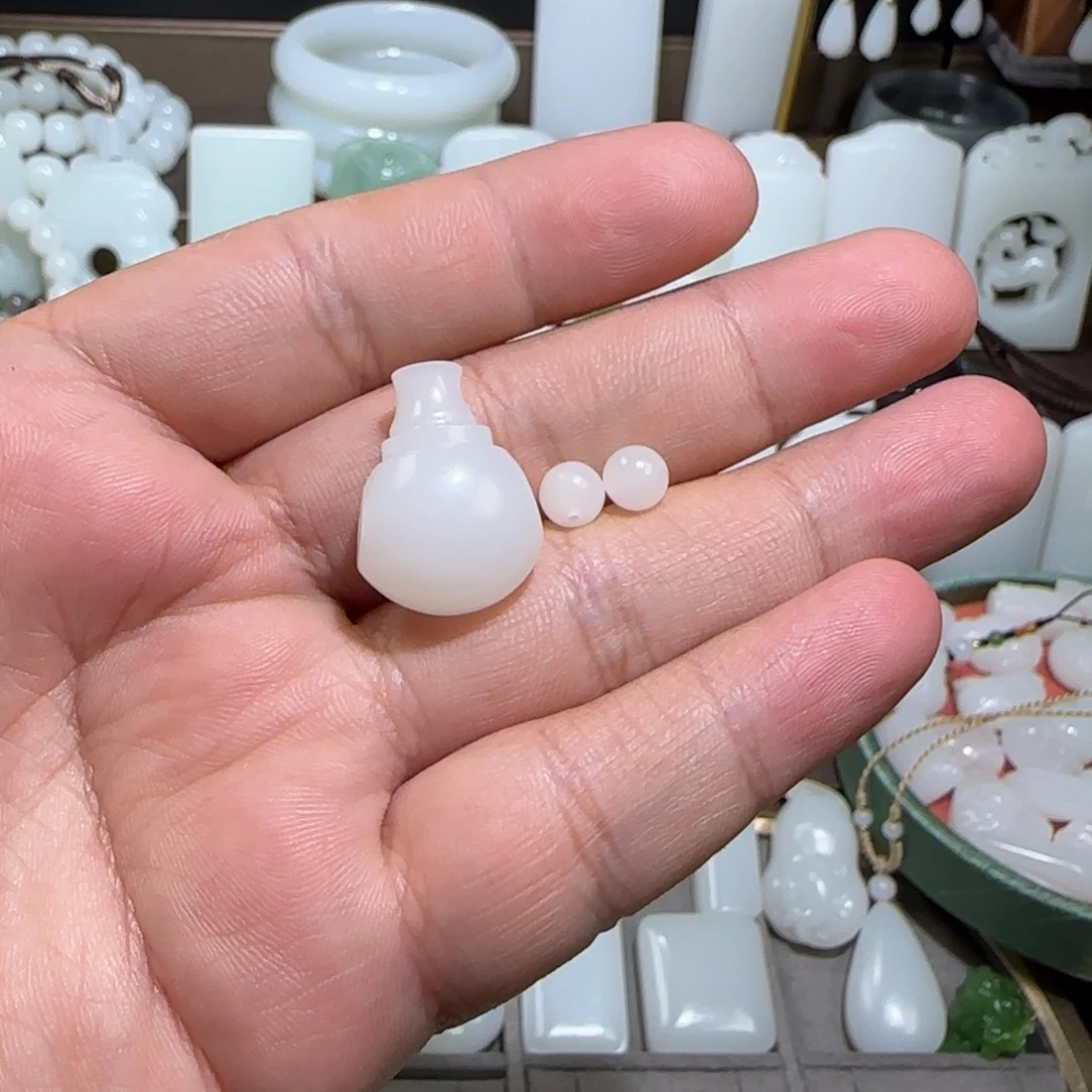 和田玉颈饰未镶嵌追*人