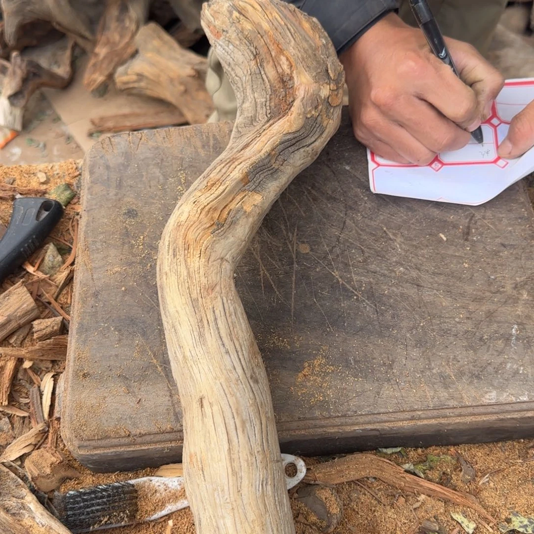 执***】大叶紫檀（黑酸枝木类）