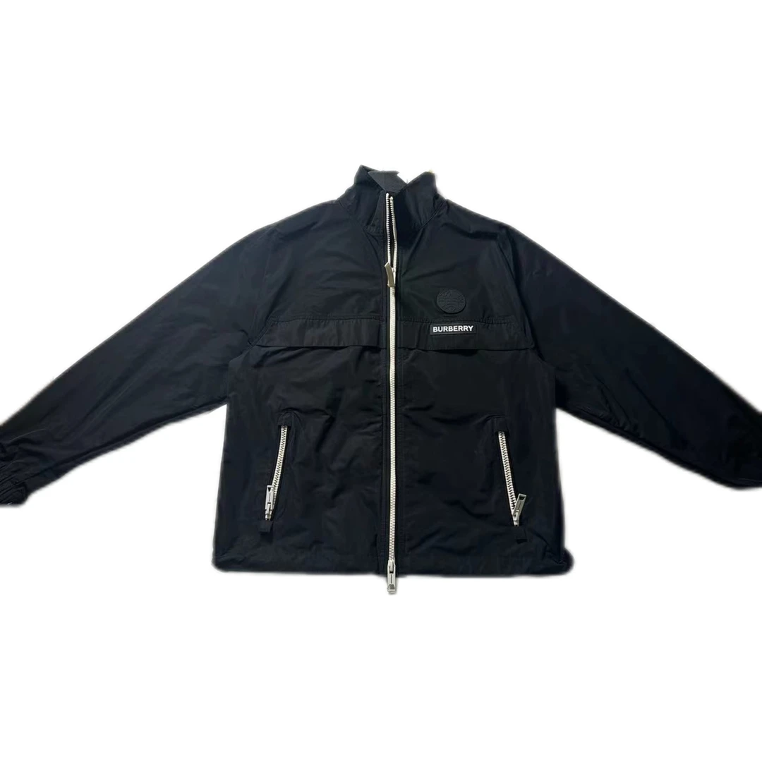 99新 BURBERRY/博柏利 博柏利尼龙夹克外套 M 码 074