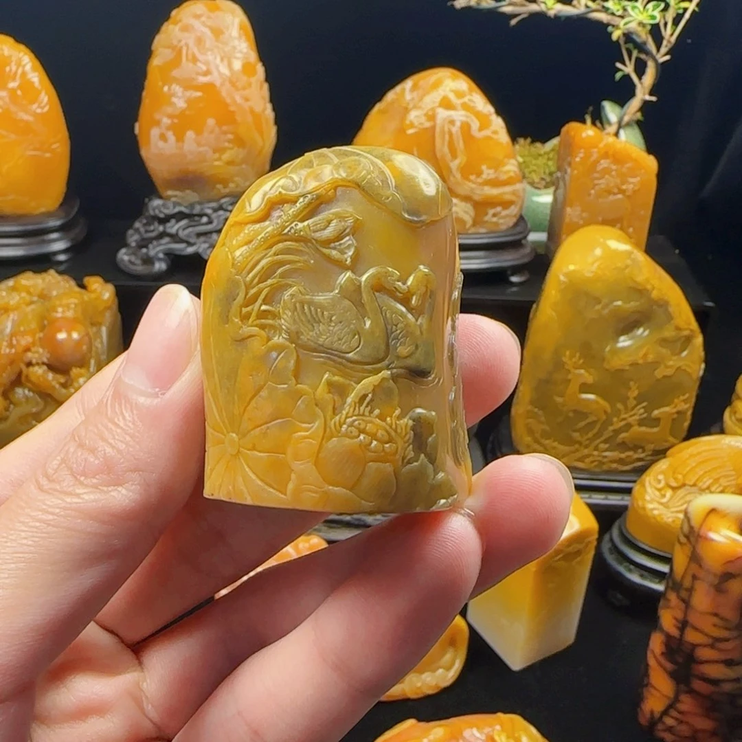 田黄石荷塘清趣-乌鸦皮