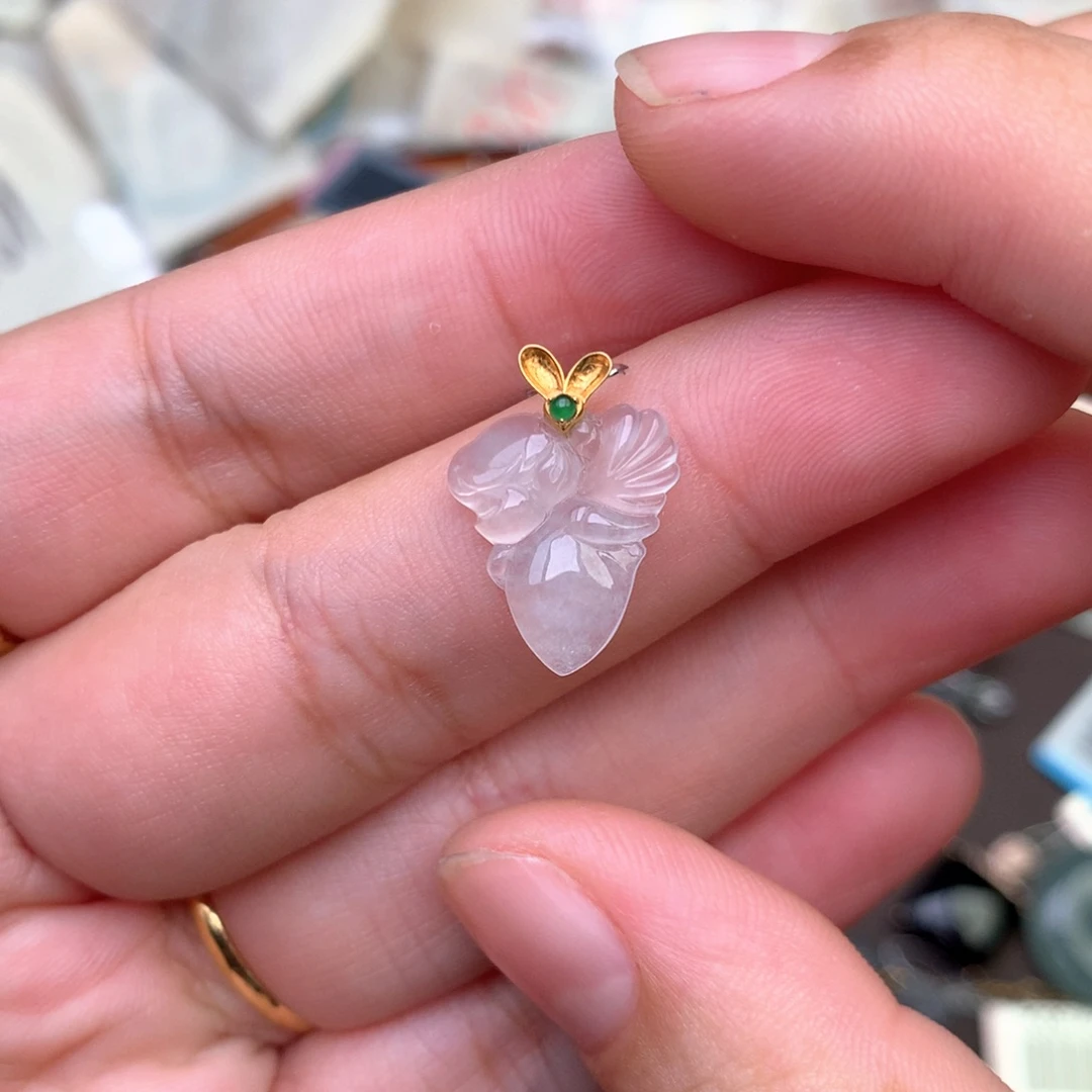 18K金镶嵌挂件翡翠一