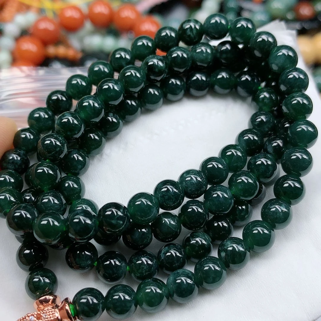 翡翠颈饰未镶嵌手串