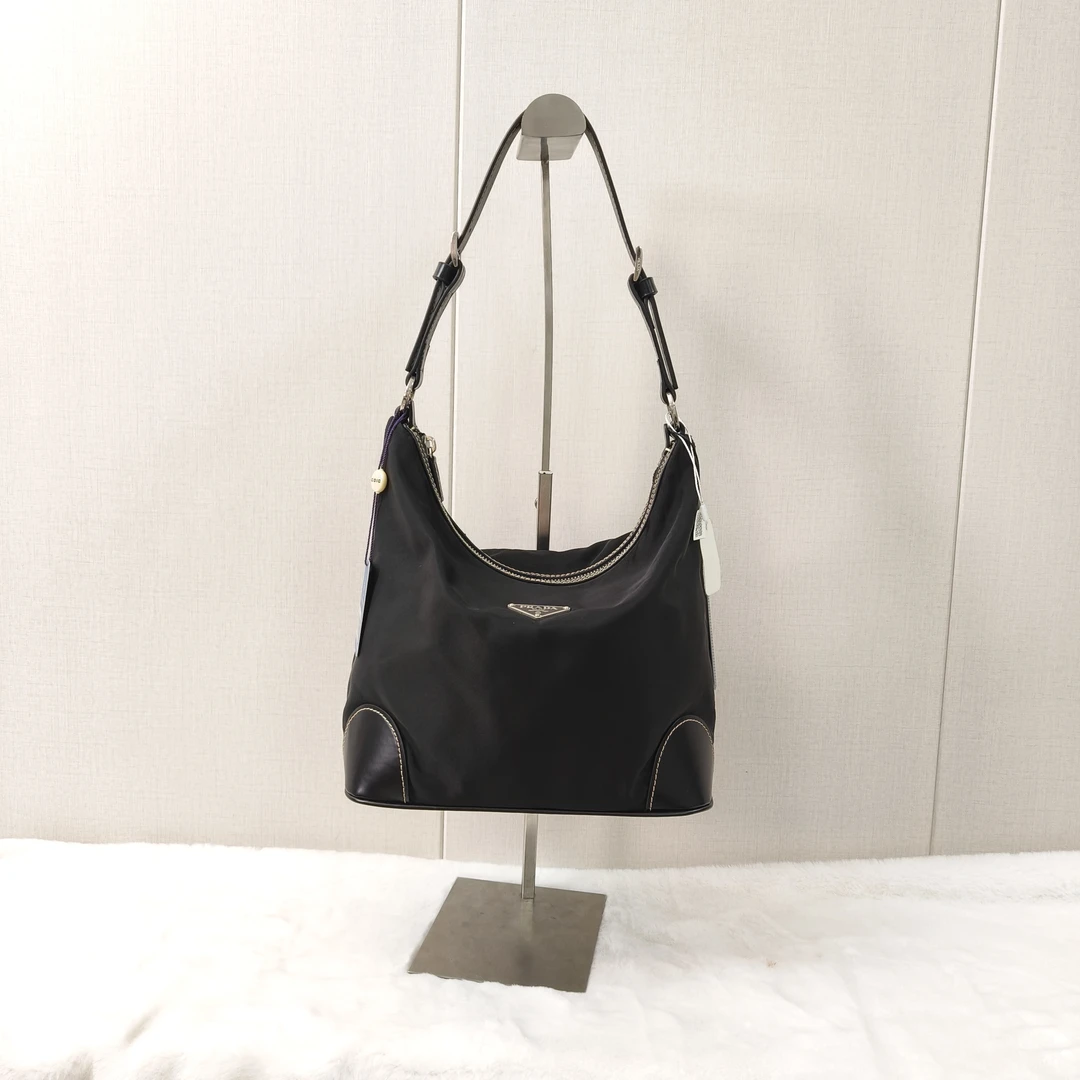 95新 Prada/普拉达 暮野/普拉达单肩牛角包/24049