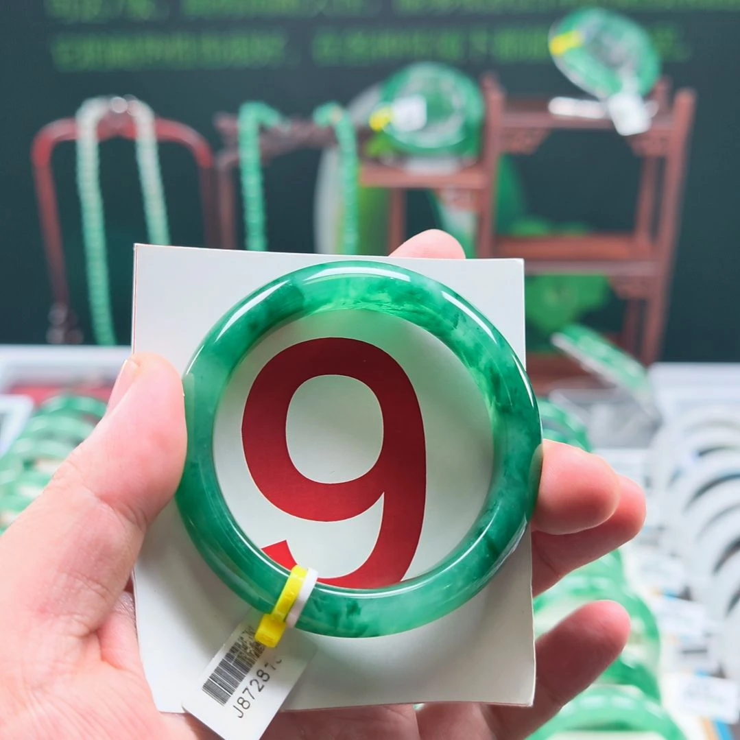 石英质玉（非洲翠）未镶嵌手镯