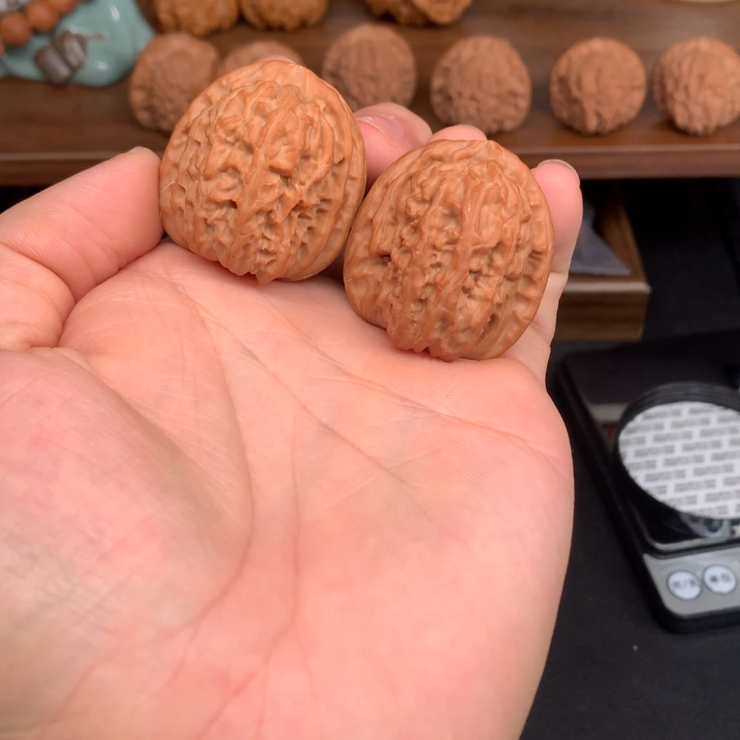 小***雄手串文玩核桃36白狮子