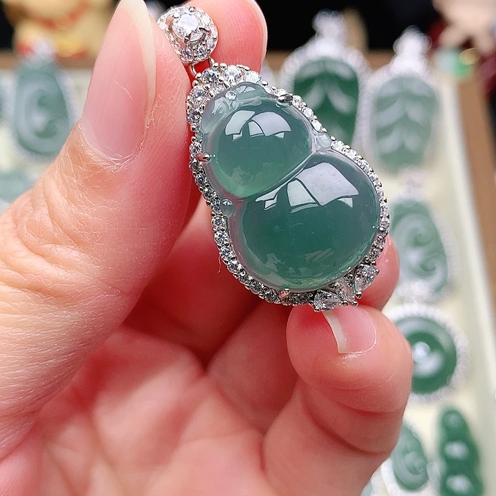 颈饰银S925镶嵌翡翠吊坠