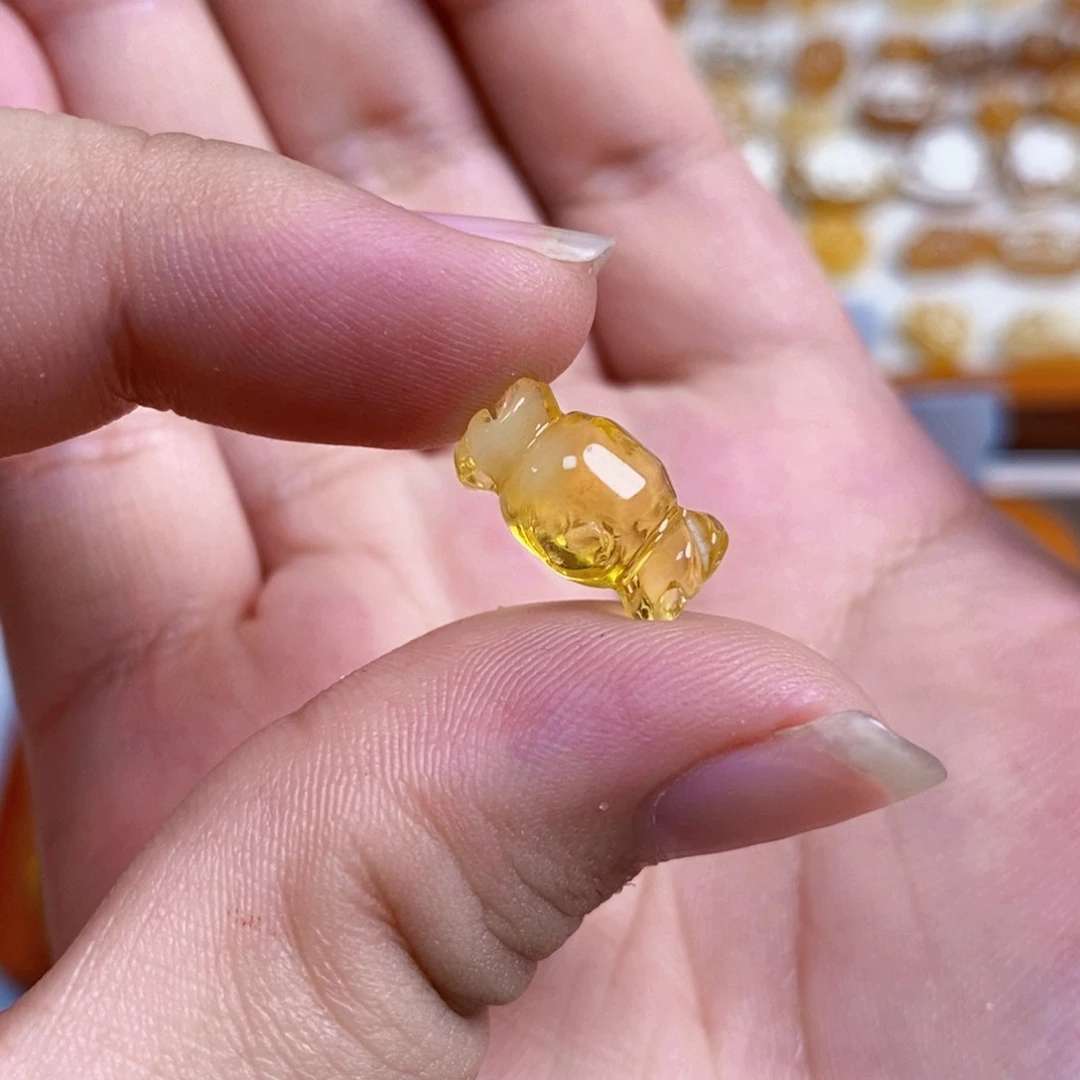 未镶嵌琥珀珠宝奇石