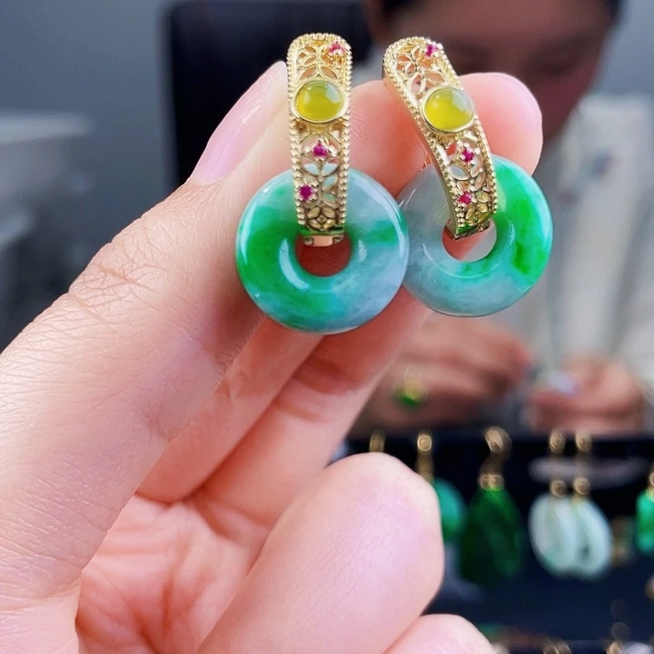 翡翠耳饰未镶嵌饰品