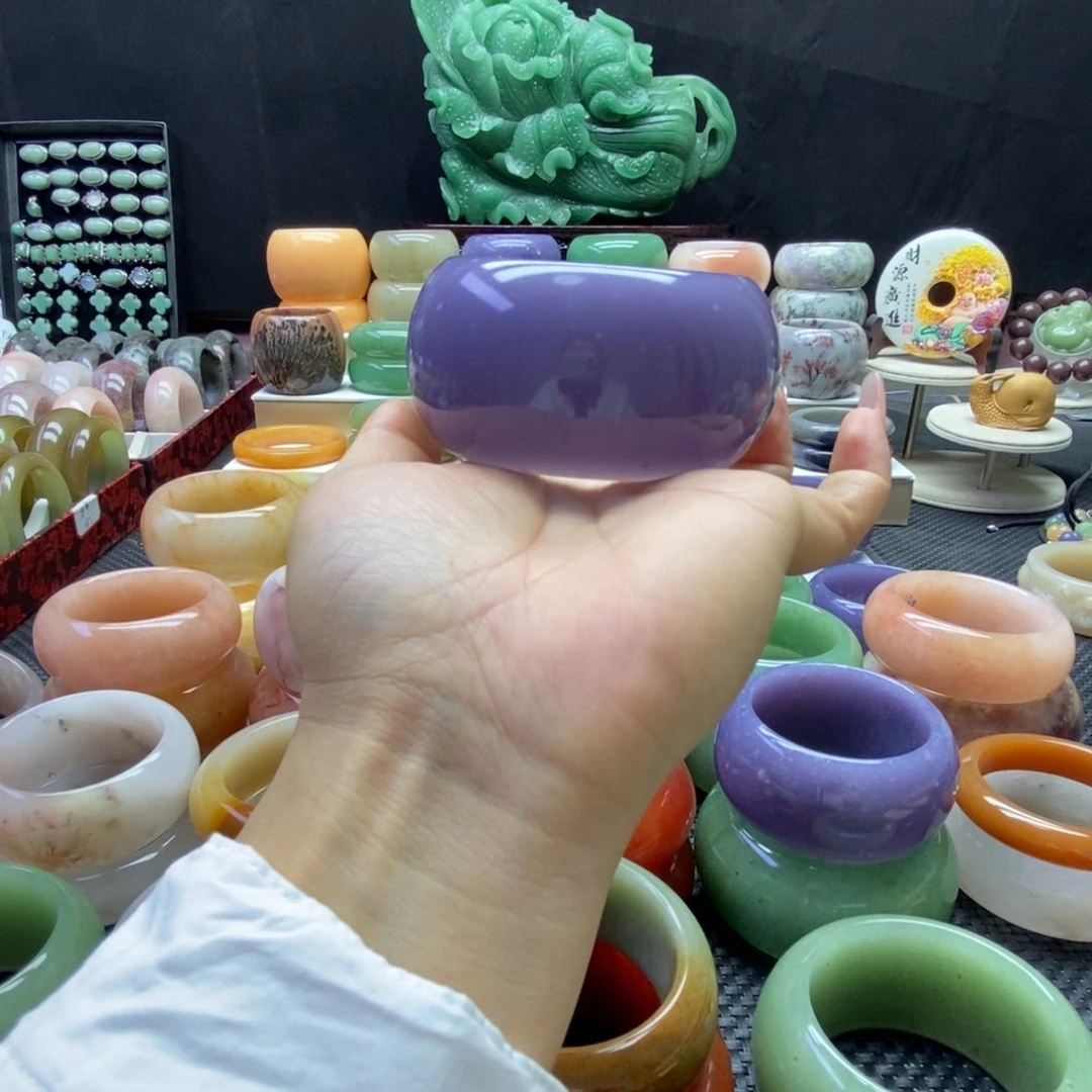 时***凯石英质玉未镶嵌手镯