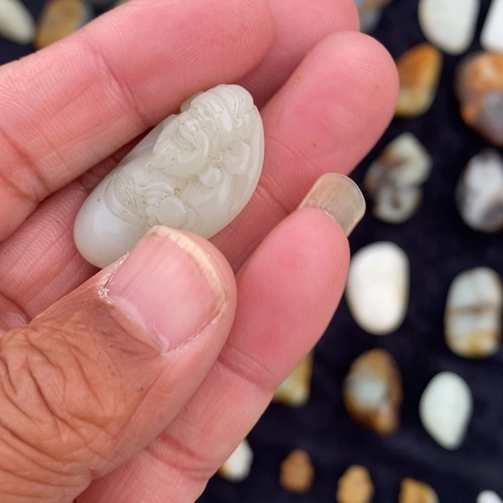 和田玉（糖玉）未镶嵌颈饰