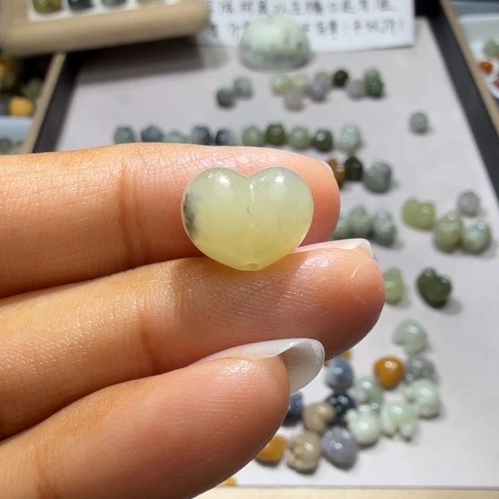 未镶嵌和田玉珠宝半成品
