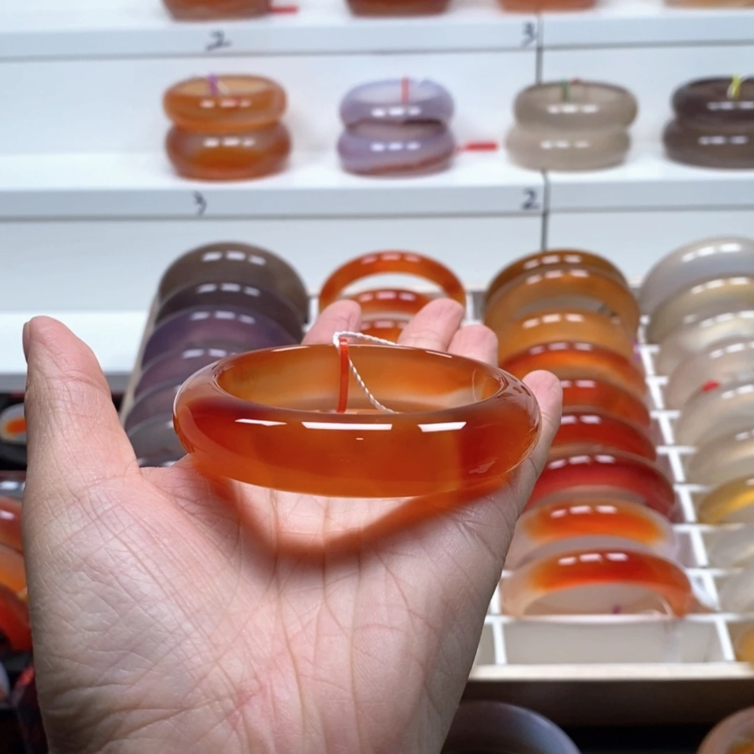 玛瑙/玉髓手镯未镶嵌咖**又