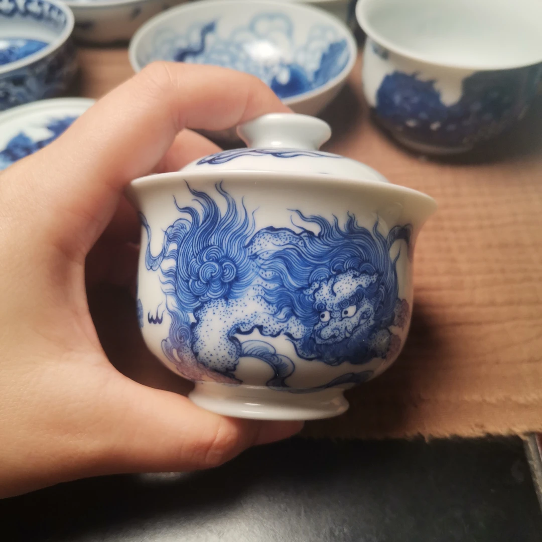 景德镇手绘狮子盖碗