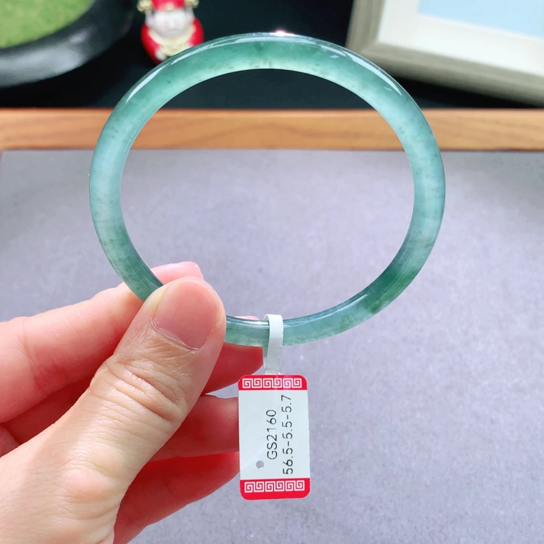 翡翠手镯未镶嵌天然翡翠手镯