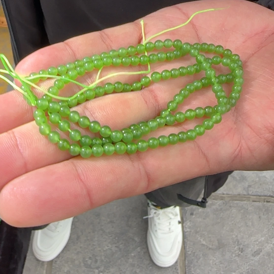 颈饰未镶嵌和田玉俄碧纯净版果绿卡4