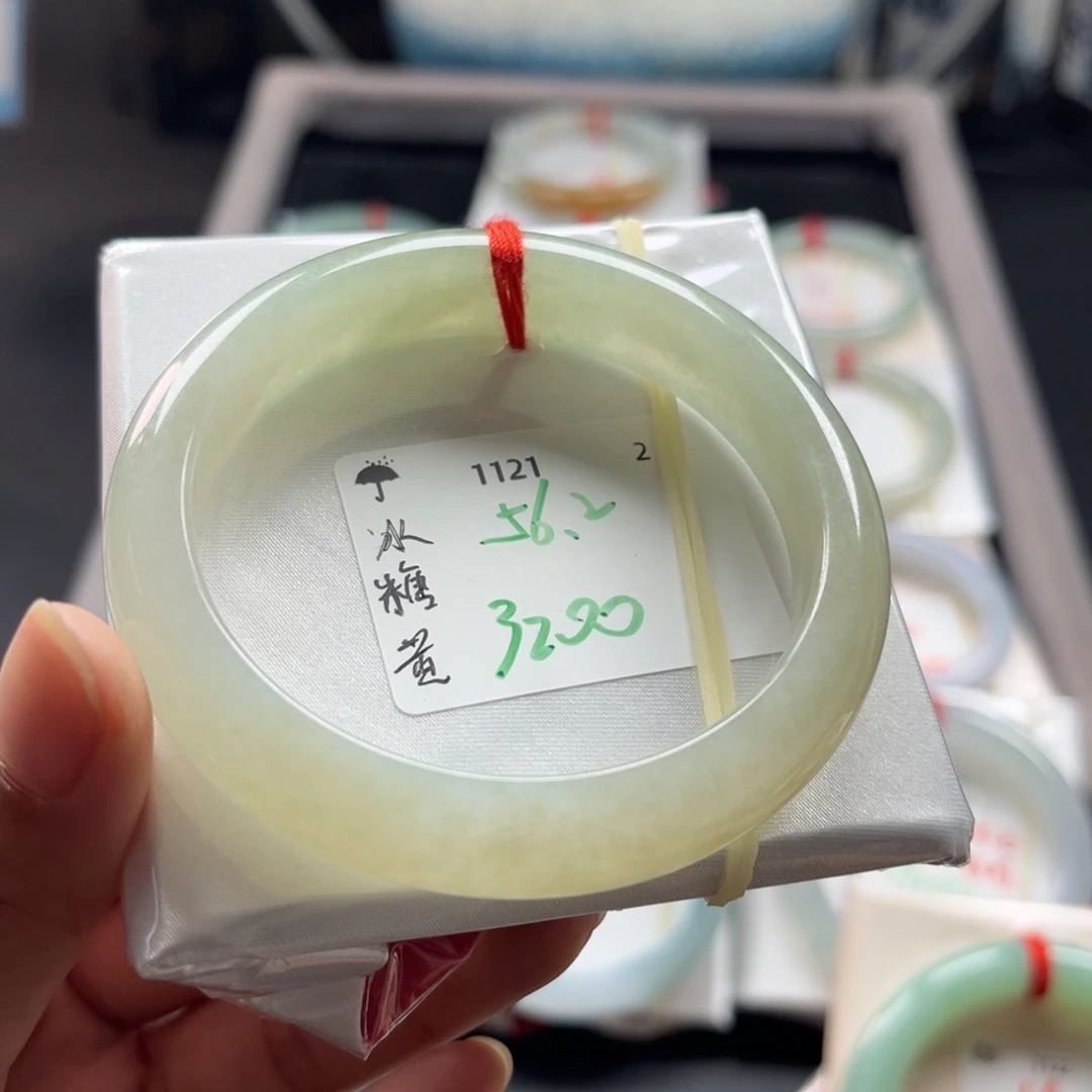 翡翠未镶嵌手镯56.2正圈