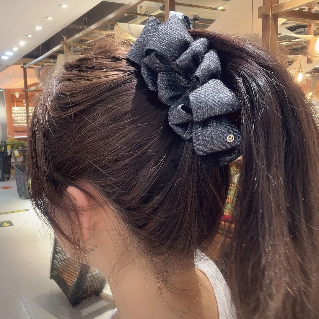 布艺非金属黑灰色多层蝴蝶结香蕉夹