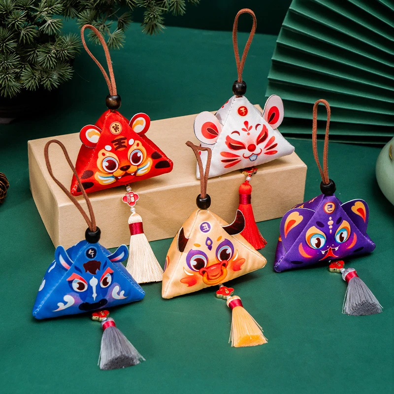 2025艾草香囊卡通可替换香料十二生肖随身挂件驱蚊艾草端午节香包