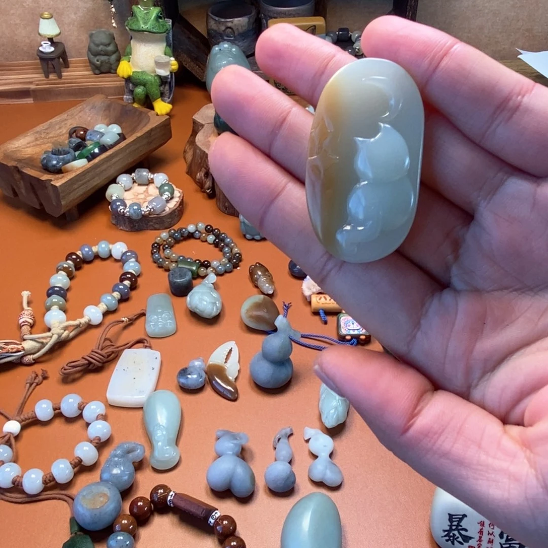 b***u和田玉未镶嵌颈饰