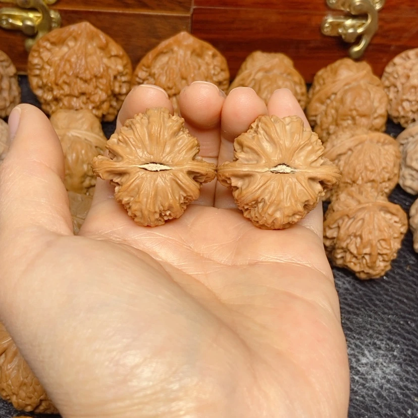 【闪购商品】吊坠文玩核桃向*阳白狮子36