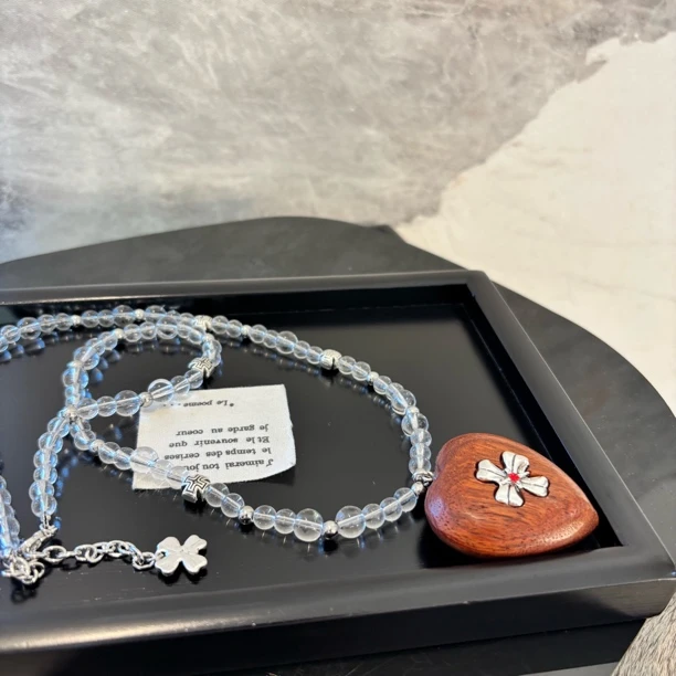 铜合金仿水晶项链 十字木质爱心项链XL2671