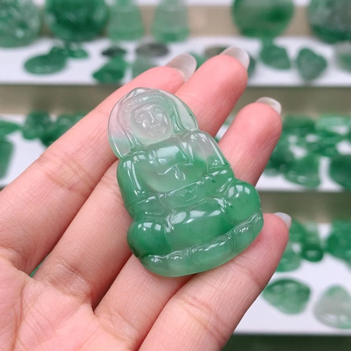 颈饰未镶嵌石英质玉点*梅