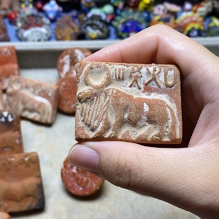 颈饰琉璃红陶印章023