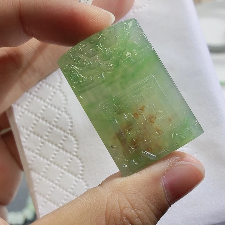 翡翠未镶嵌颈饰吊坠