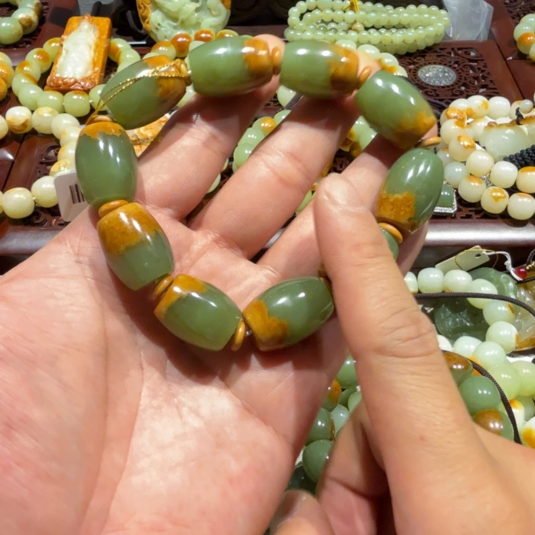 怡***得和田玉（糖玉）未镶嵌手链