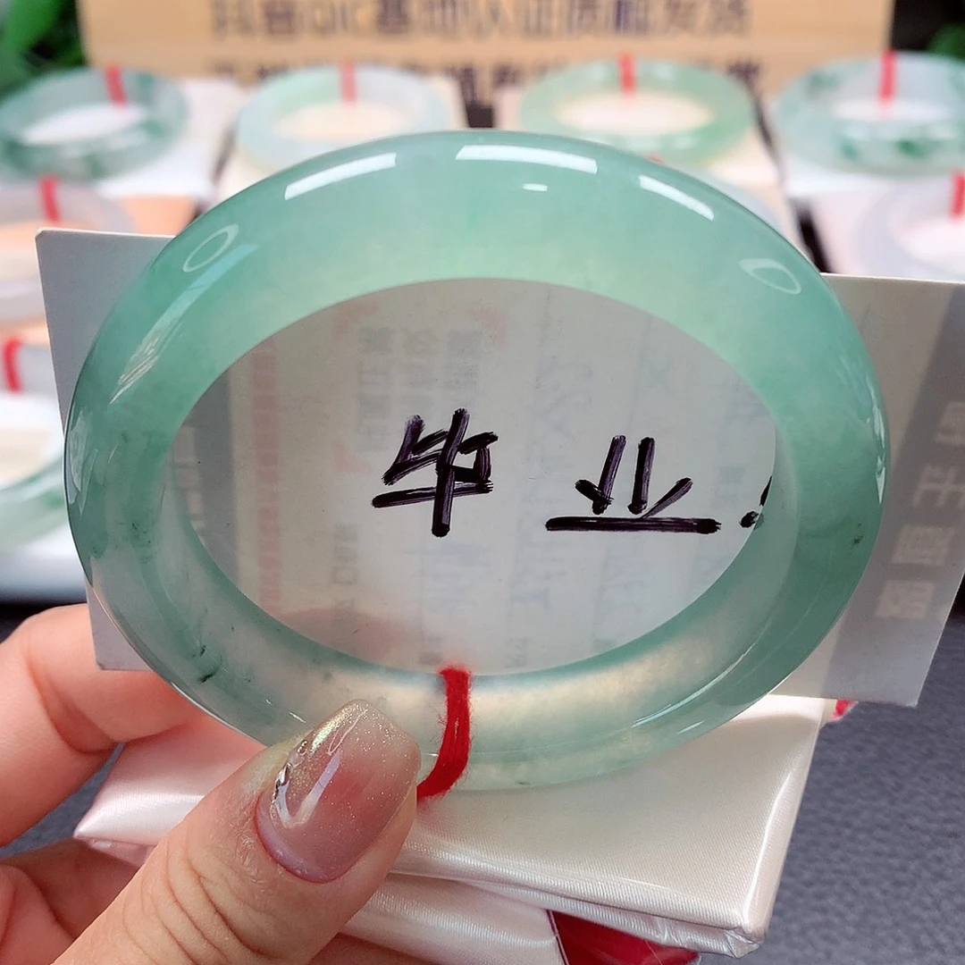 未镶嵌手镯翡翠甜过初恋，种色兼备！传承～