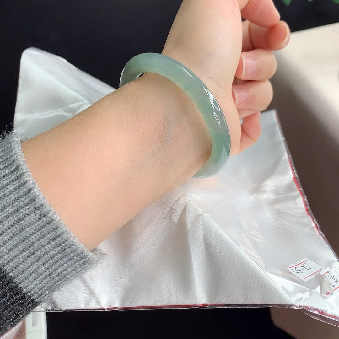 未镶嵌手镯翡翠，17号圆条
