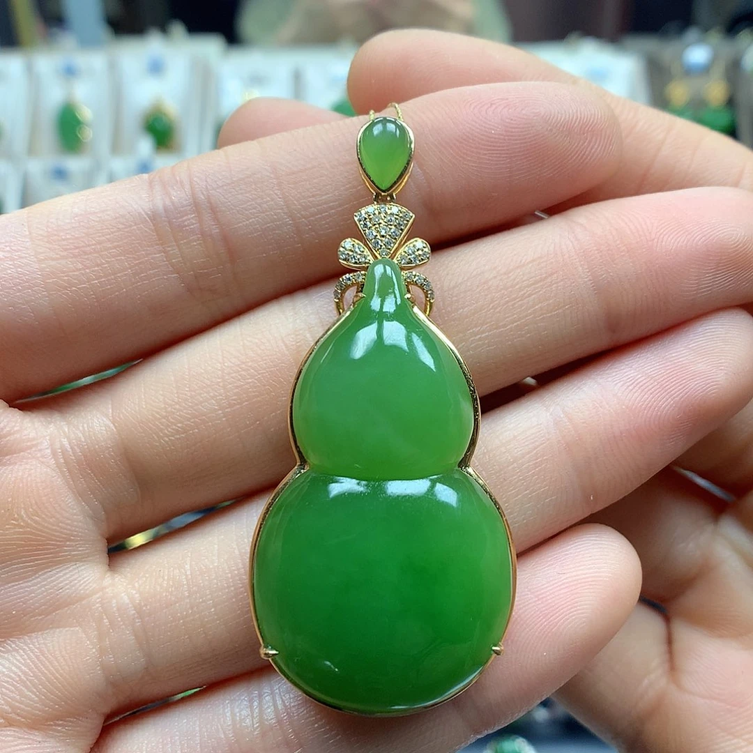 和田玉颈饰18K金镶嵌21×37