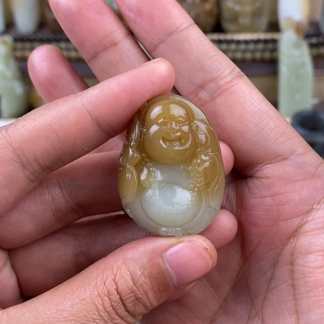 细***败和田玉未镶嵌颈饰