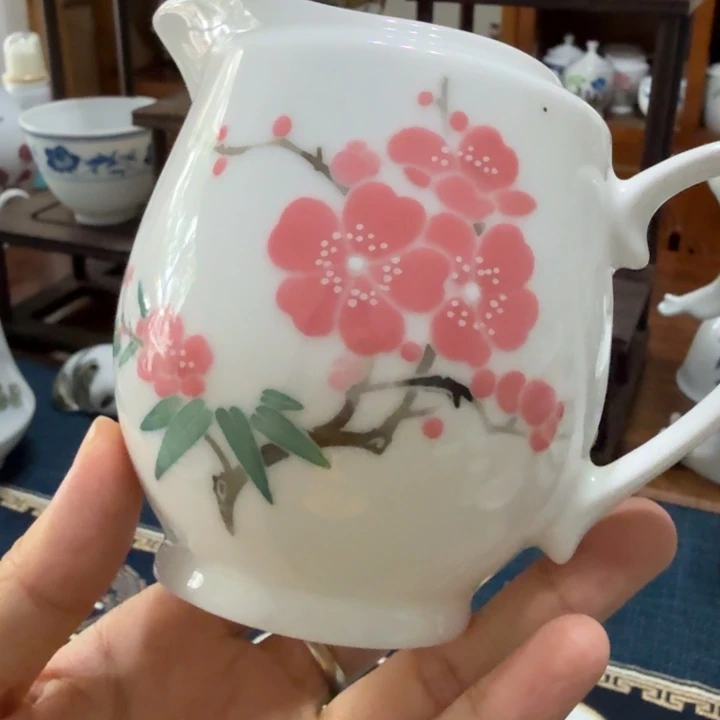 醴陵釉下手绘奶杯微瑕