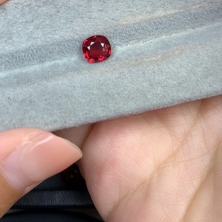 裸石未镶嵌尖晶石红色尖晶石