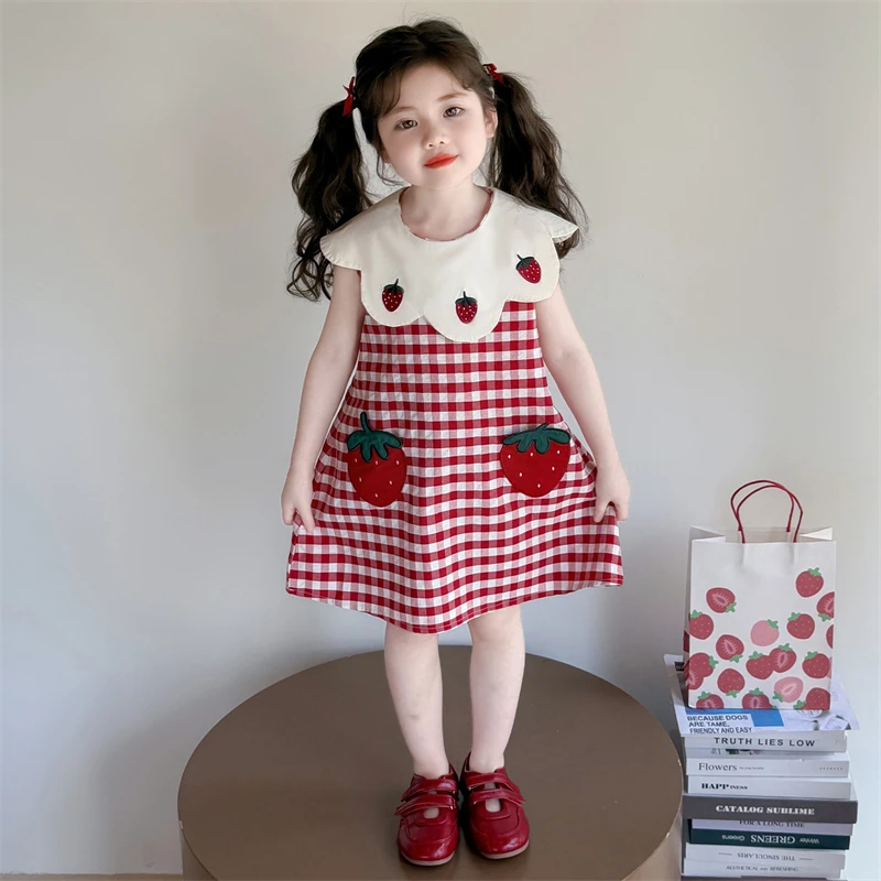 女童连衣裙2025新款夏季超好看女宝宝草莓裙子女孩夏款无袖格子裙