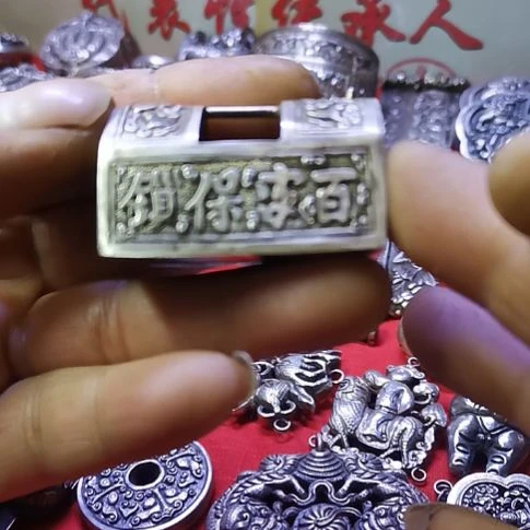 足银珐琅非遗纯手工錾刻，复古风，百家保锁
