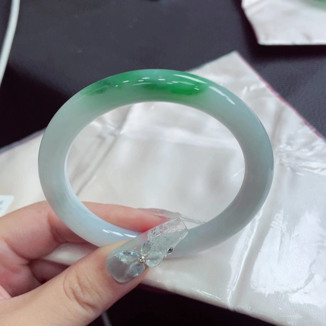 未镶嵌手镯翡翠翡翠