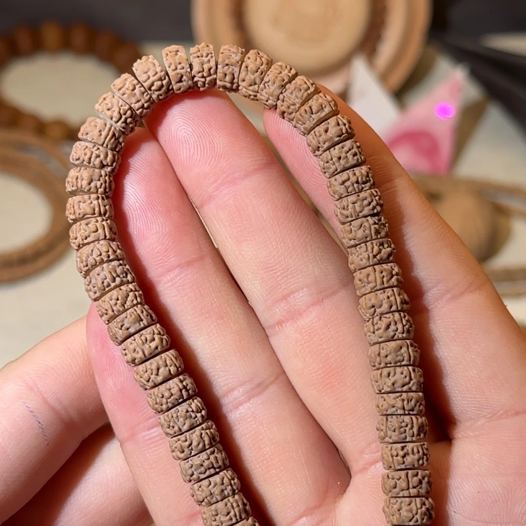 柏香籽/百香籽吊坠闷墩龙手持