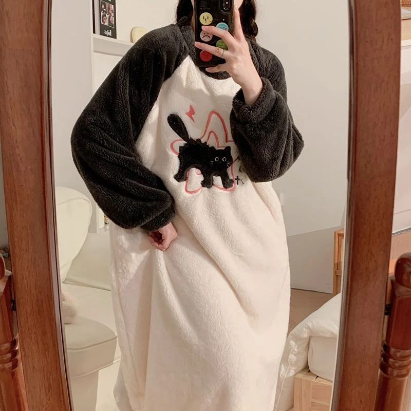 胖MM宽松睡裙女秋冬季珊瑚绒加厚保暖可爱睡衣家居服法兰绒