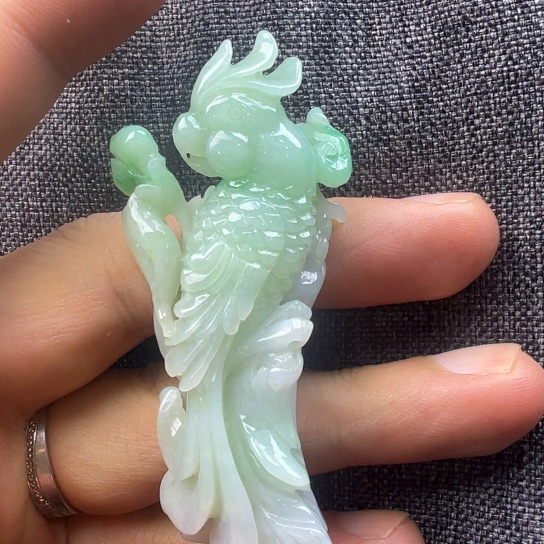 翡翠未镶嵌颈饰6666