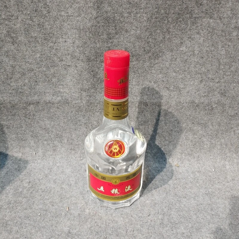 1999年红盒子五粮液500ml39度SJ1-M25IK00A896-04