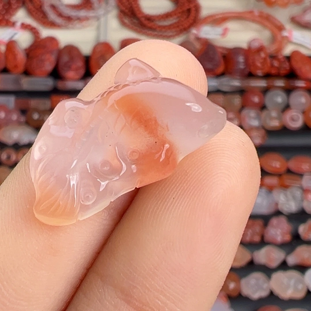 南红玛瑙未镶嵌颈饰锦鲤