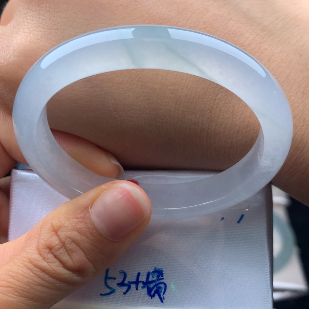 翡翠手镯未镶嵌手镯