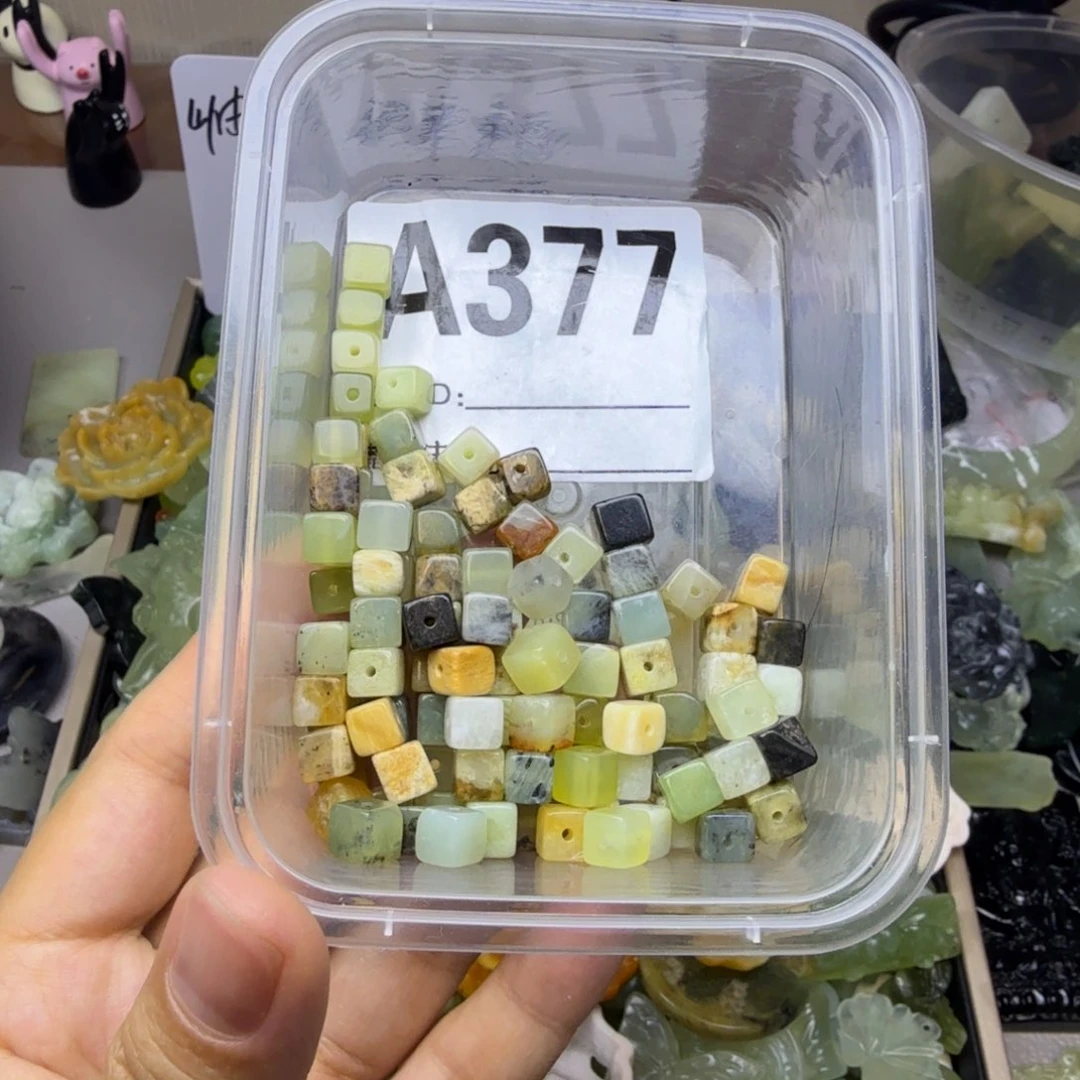 蛇纹石玉合金颈饰